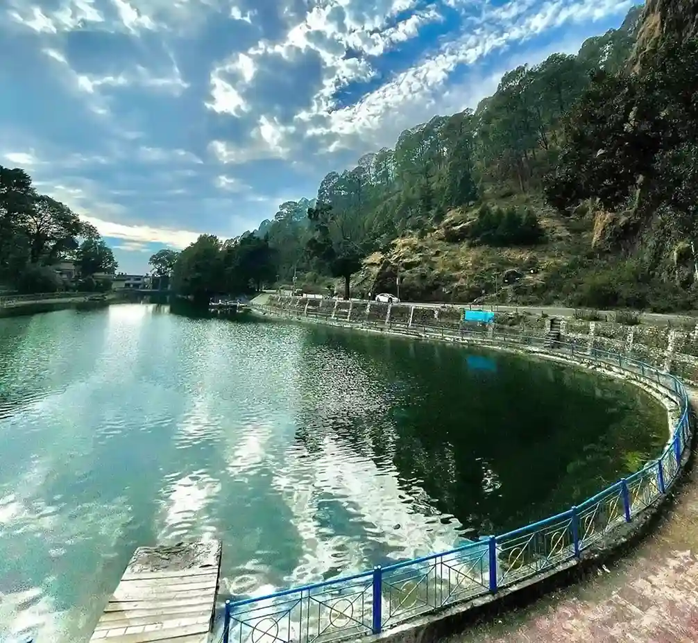 Sariyatal Lake-Top 7 Lakes in Nainital-thelakehill.com